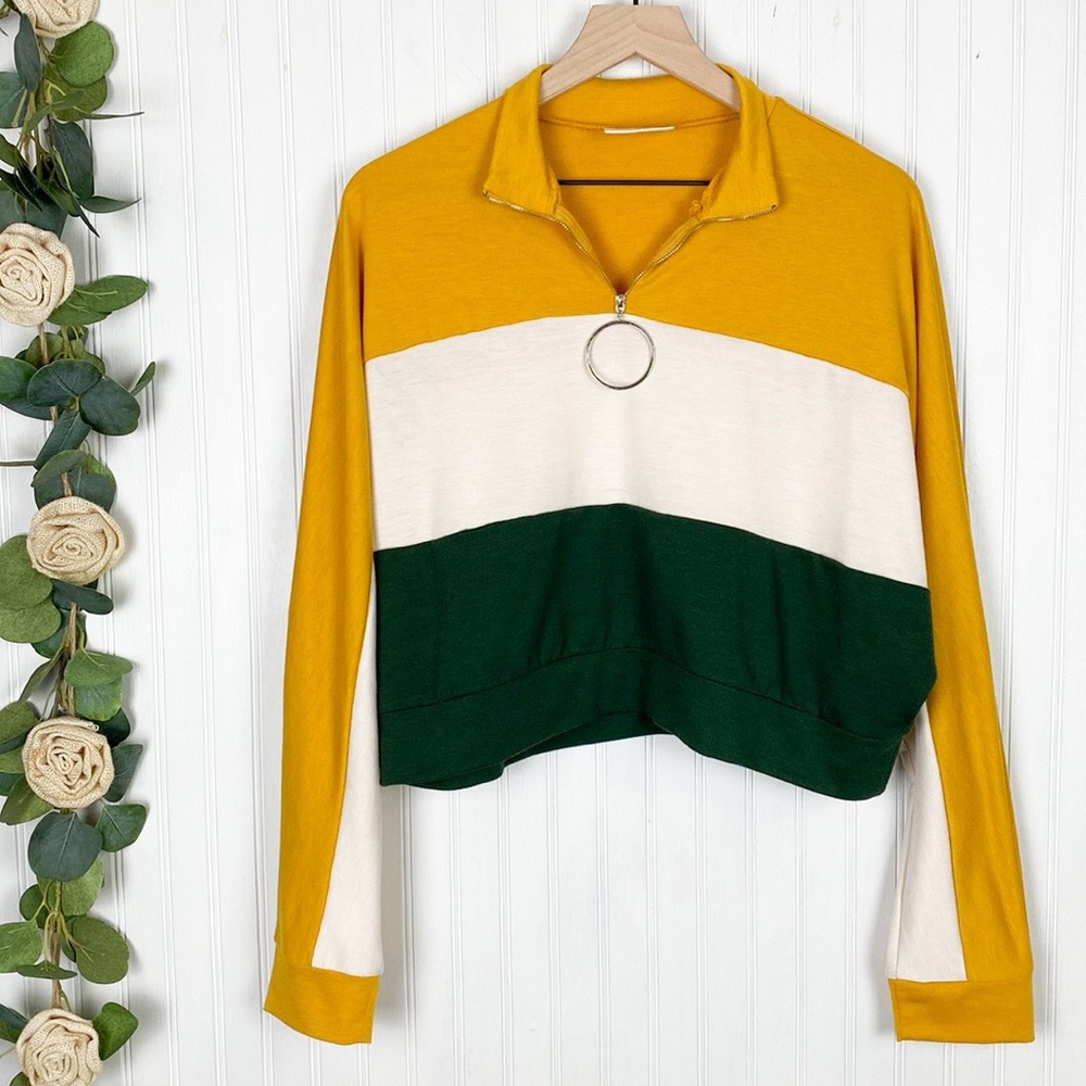 IVOIRE Colorblock Cropped Pull Over